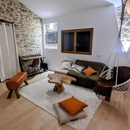 Charming 2bed House Near Sommiere South Of France Hébergement de vacances *