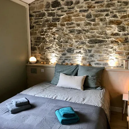Charming 2bed House Near Sommiere South Of France Hébergement de vacances