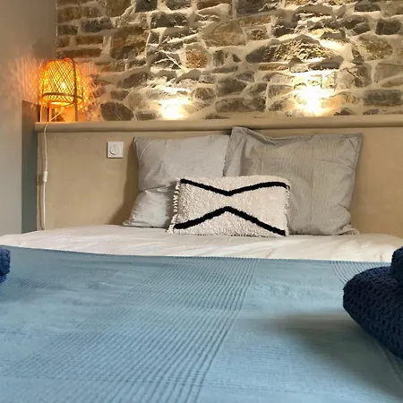 Charming 2bed House Near Sommiere South Of France Hébergement de vacances *