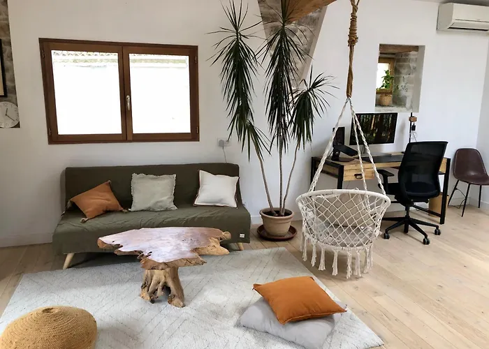 2 Bed House Sleeps 4 - Pets Ok - Pool - Fireplace Saint-Clement (Gard)